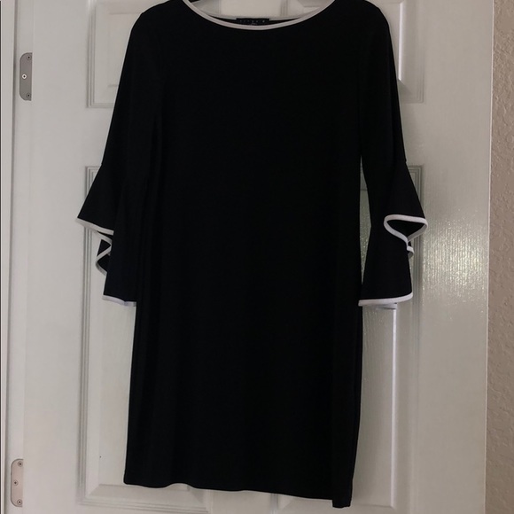 Tiana B. Dresses & Skirts - Black long sleeved dress